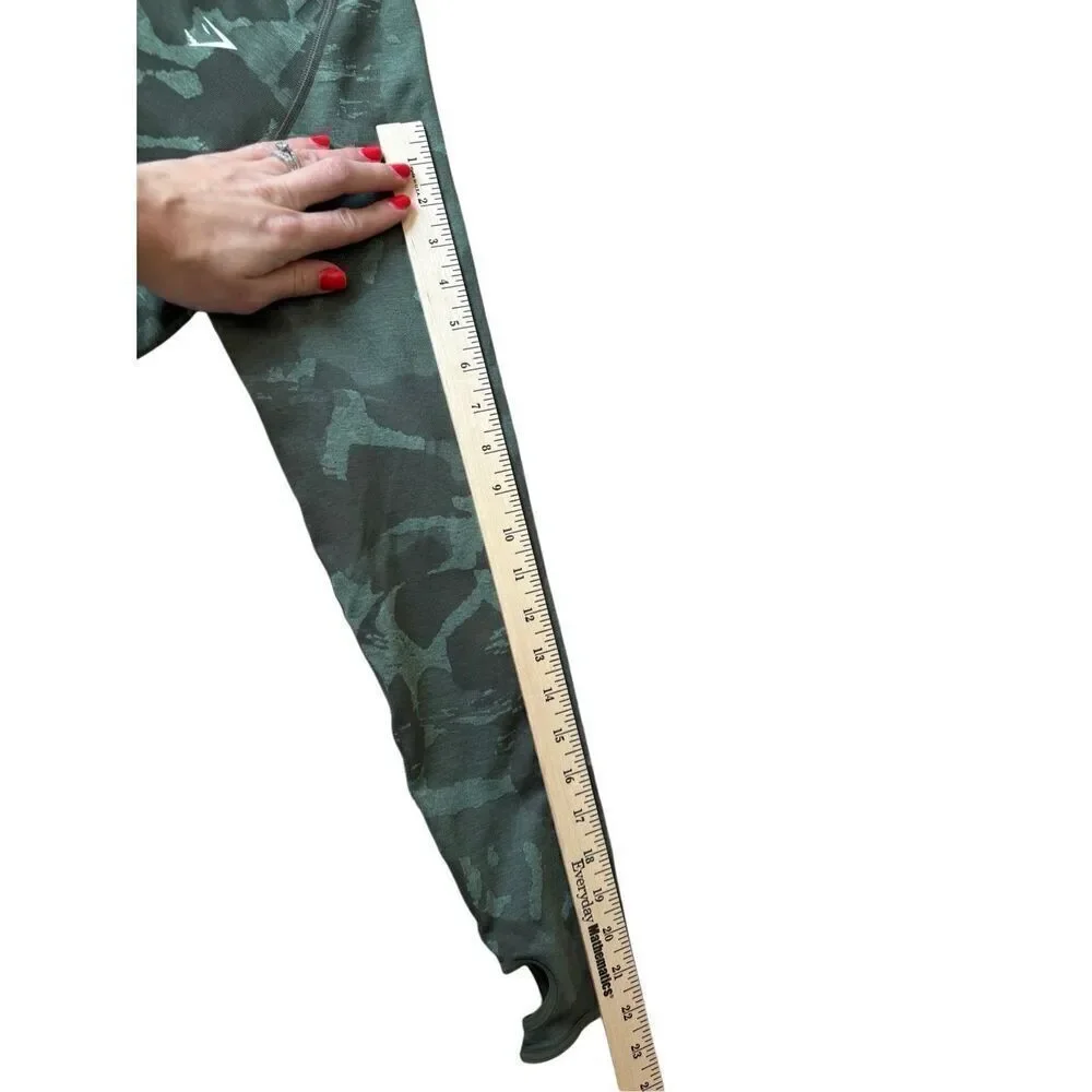 Gymshark ADAPT CAMO SEAMLESS LONG SLEEVE CROP‎ TOP size XL Green